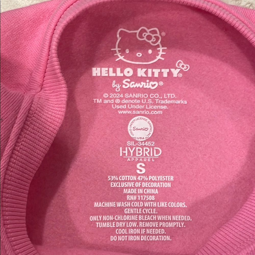 HELLO KITTY Holiday Pink Sweatshirt ๐ - Picture 3 of 6